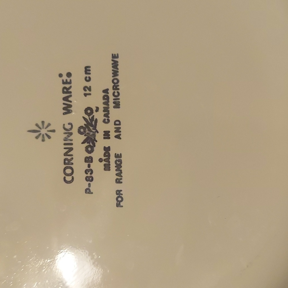 Retro / vintage corning ware. Made in canada